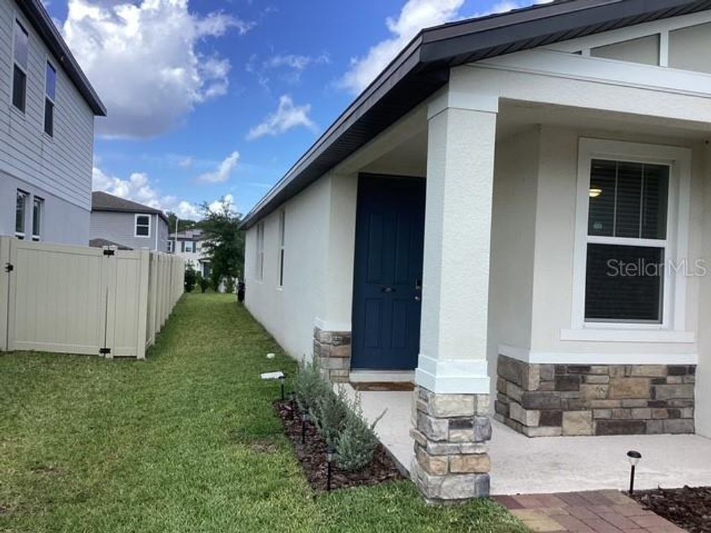 Photo of 462 Amadoras Way, Saint Cloud, FL 34771 (MLS # O6410438)