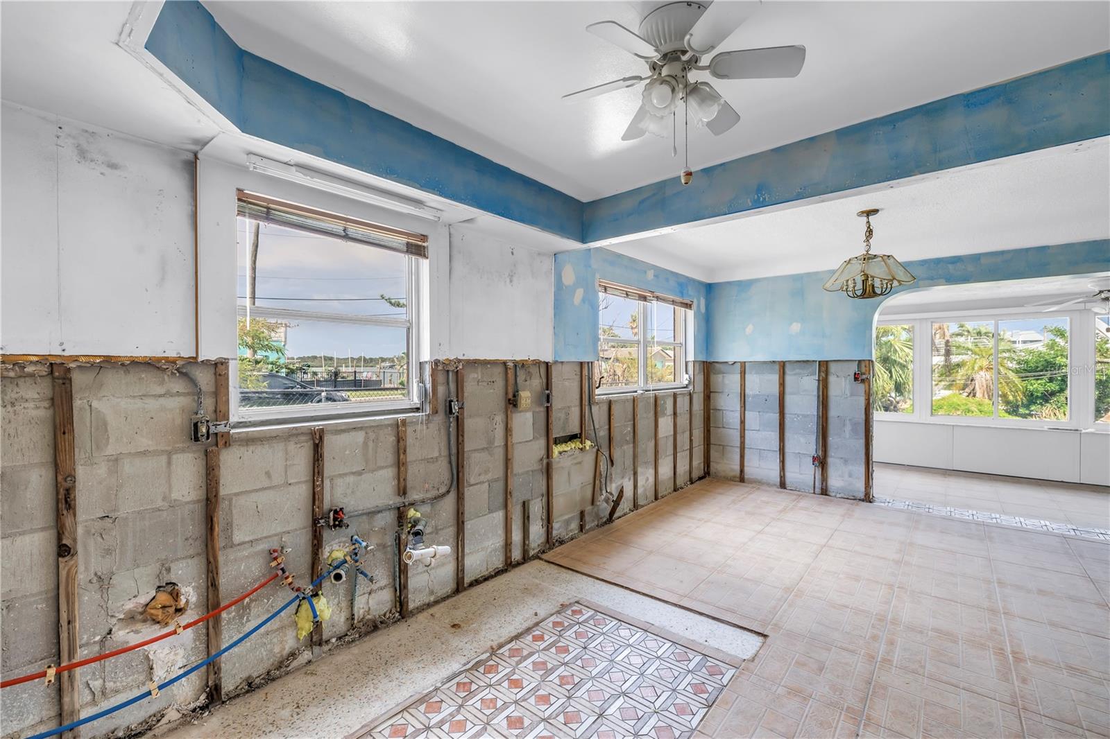 CRYSTAL ISLAND - Residential