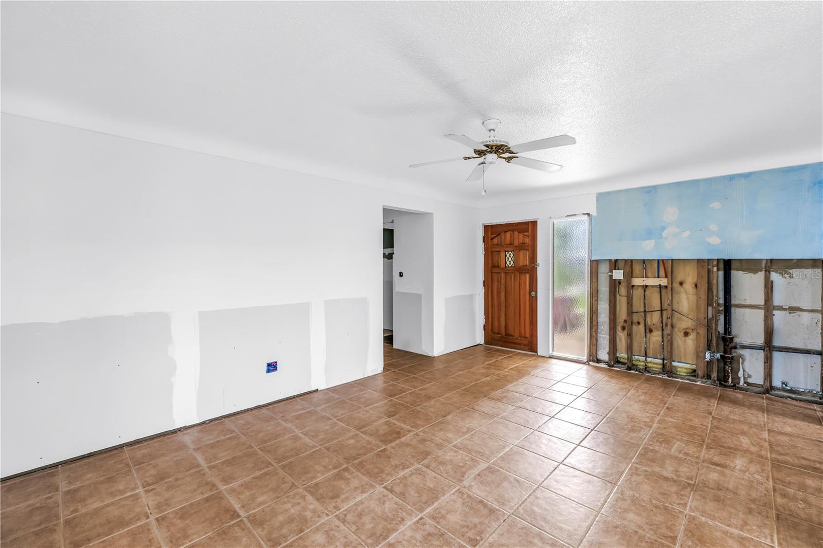 CRYSTAL ISLAND - Residential