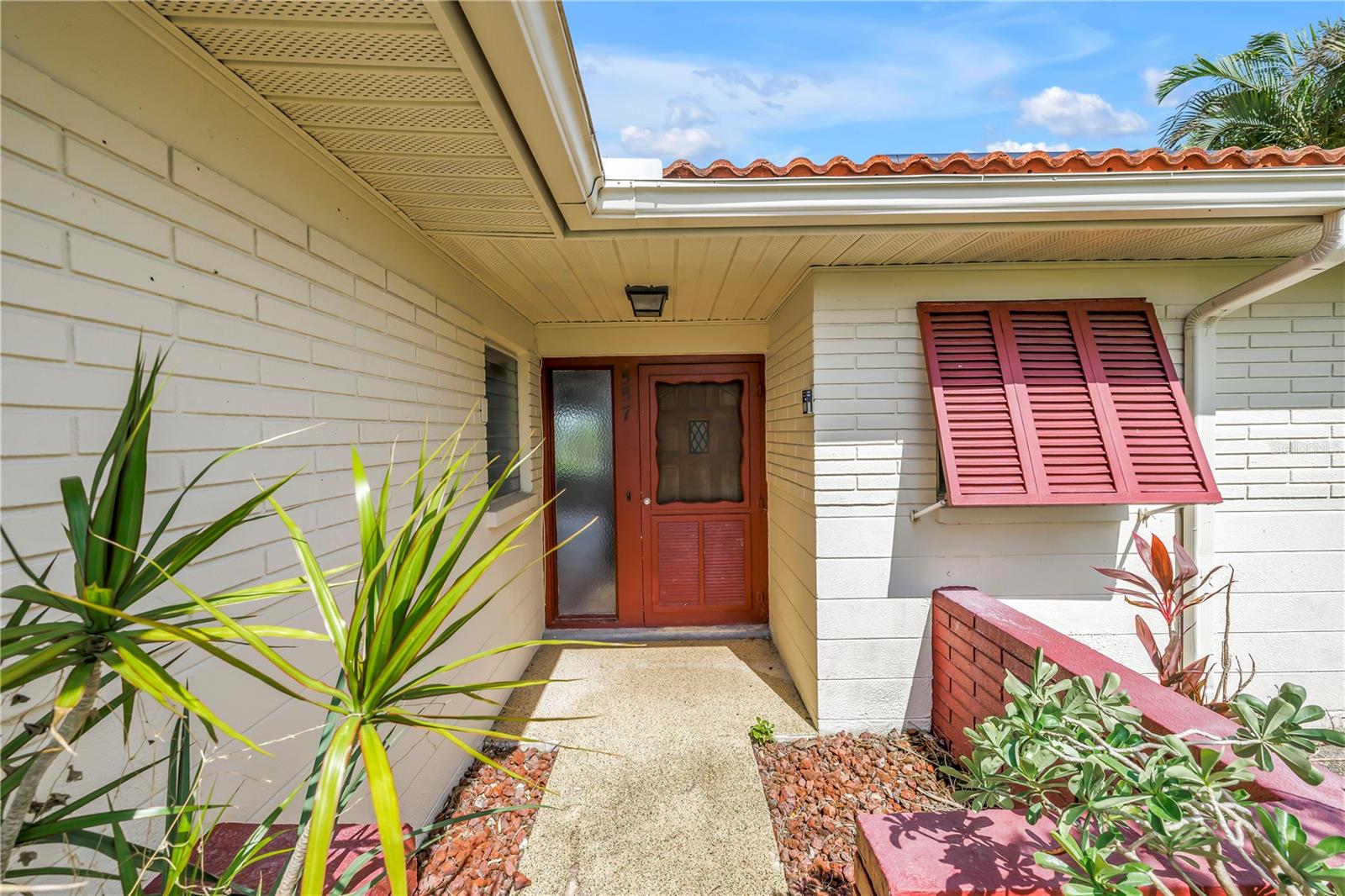 CRYSTAL ISLAND - Residential