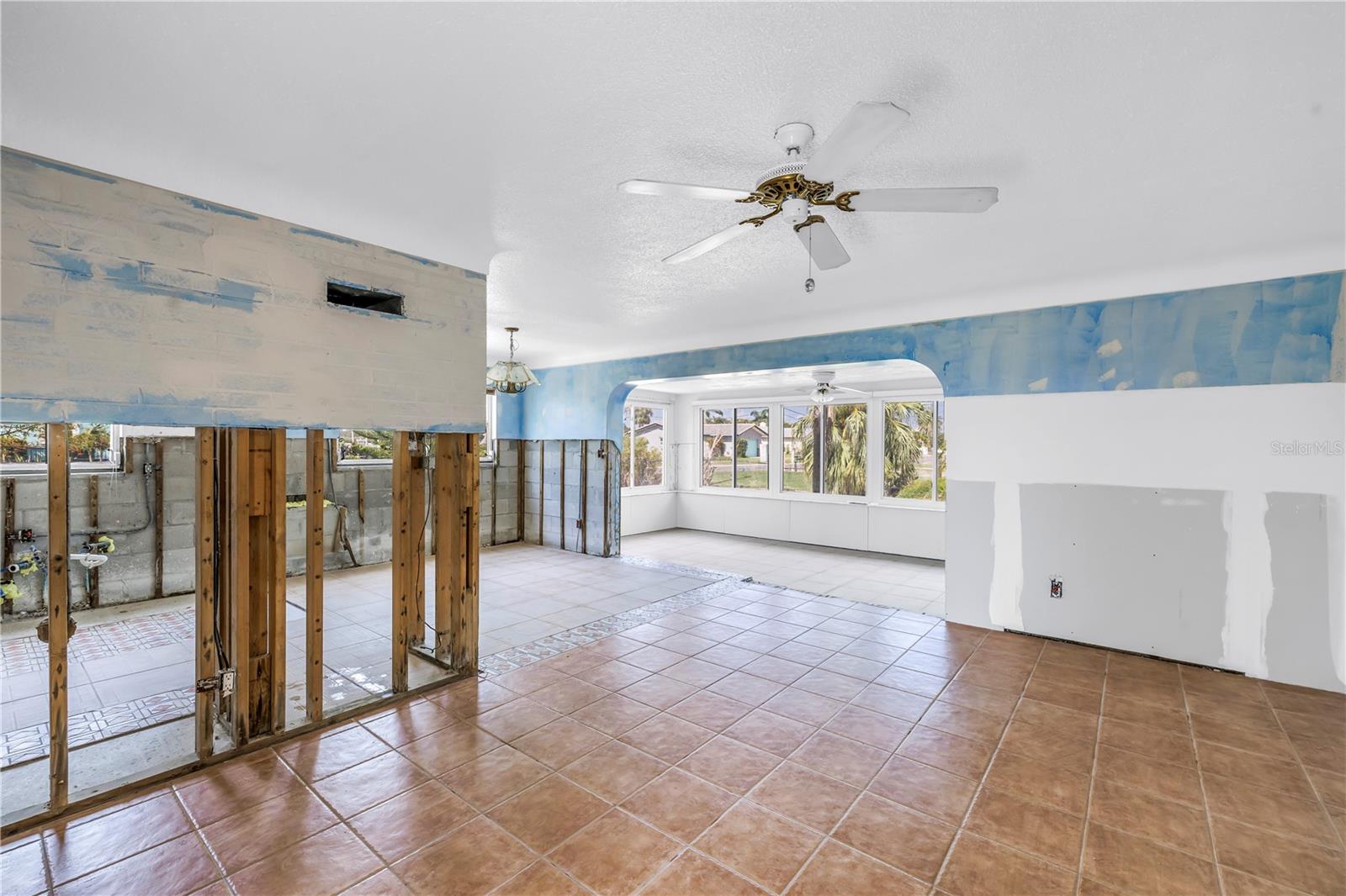 CRYSTAL ISLAND - Residential