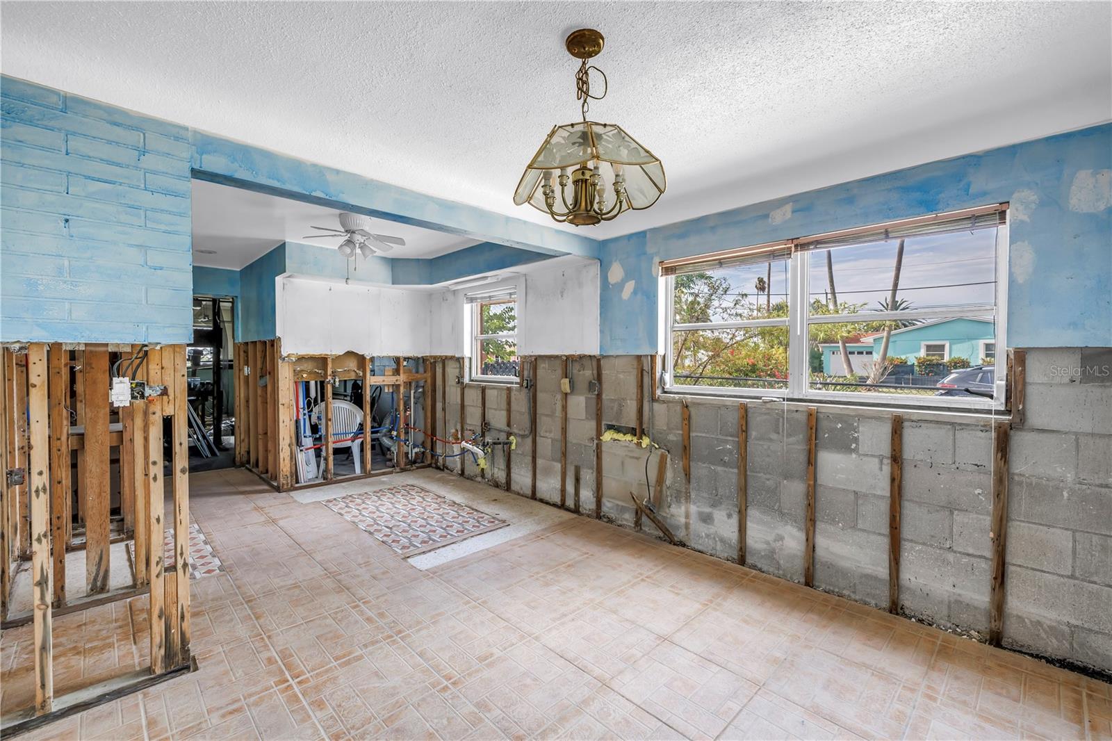 CRYSTAL ISLAND - Residential