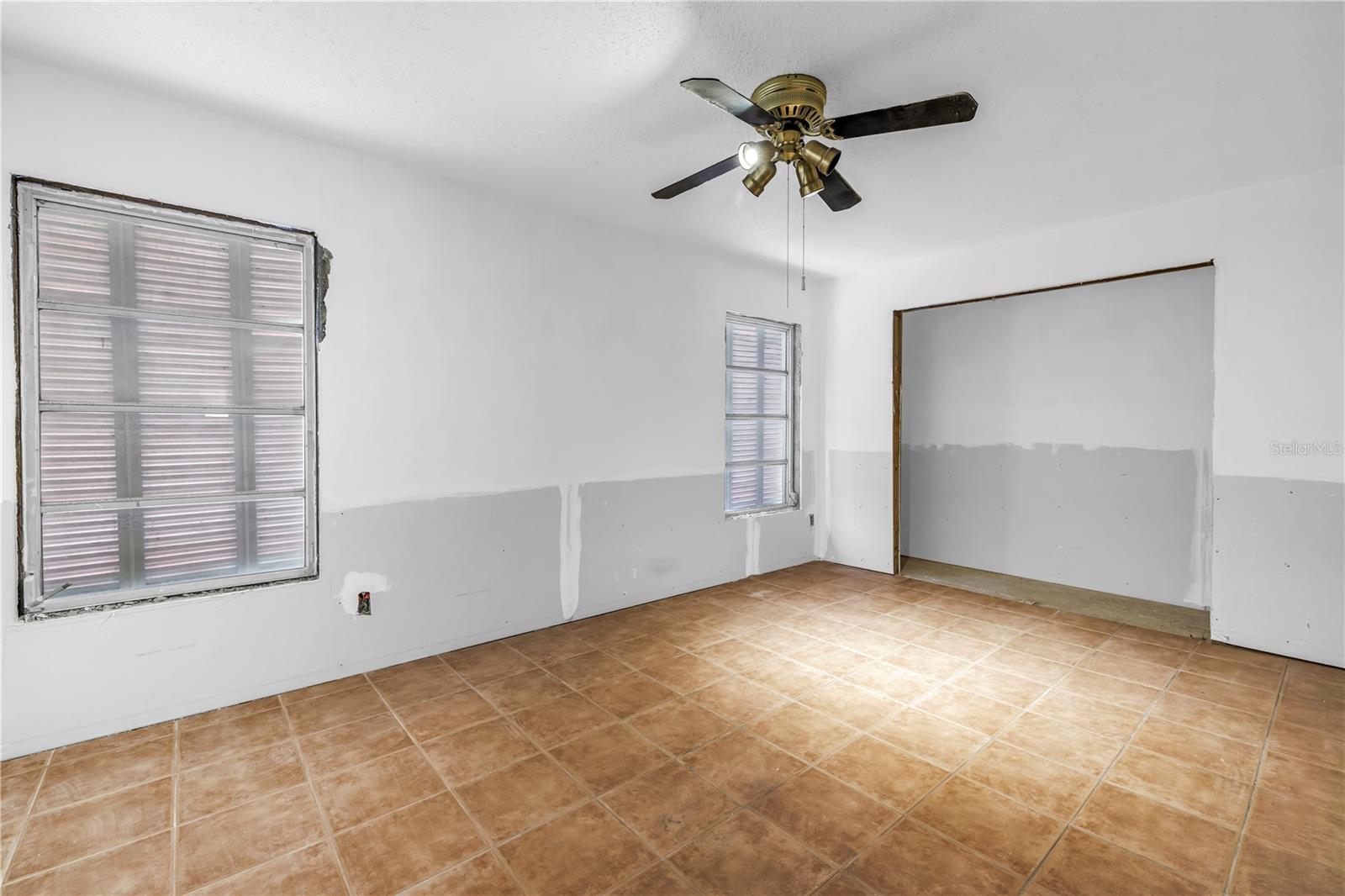 CRYSTAL ISLAND - Residential