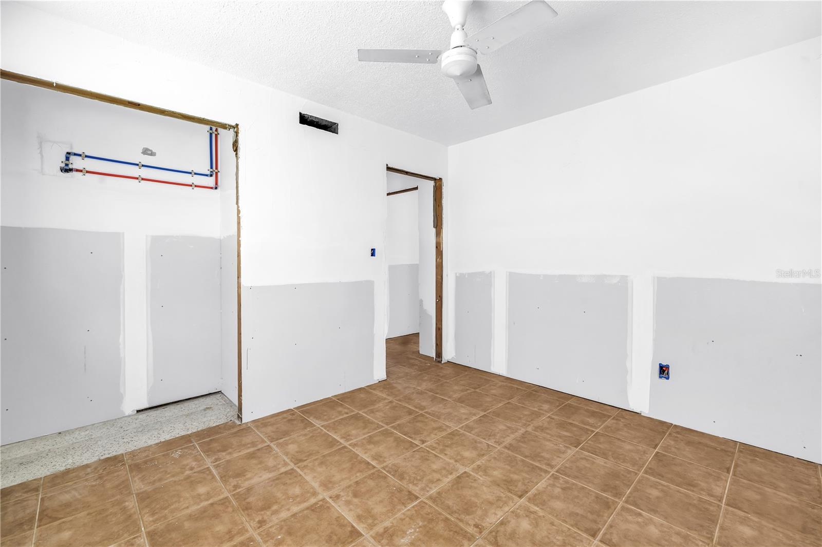 CRYSTAL ISLAND - Residential