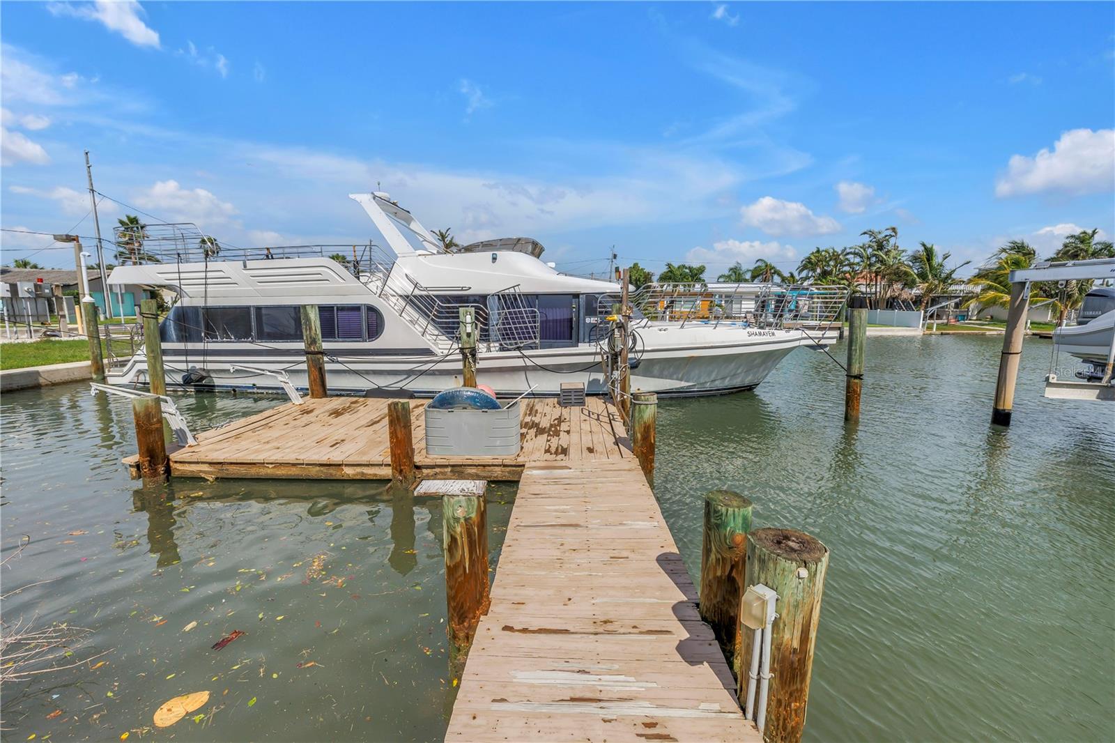 CRYSTAL ISLAND - Residential