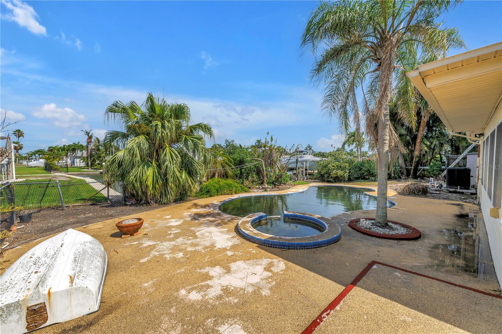 CRYSTAL ISLAND - Residential