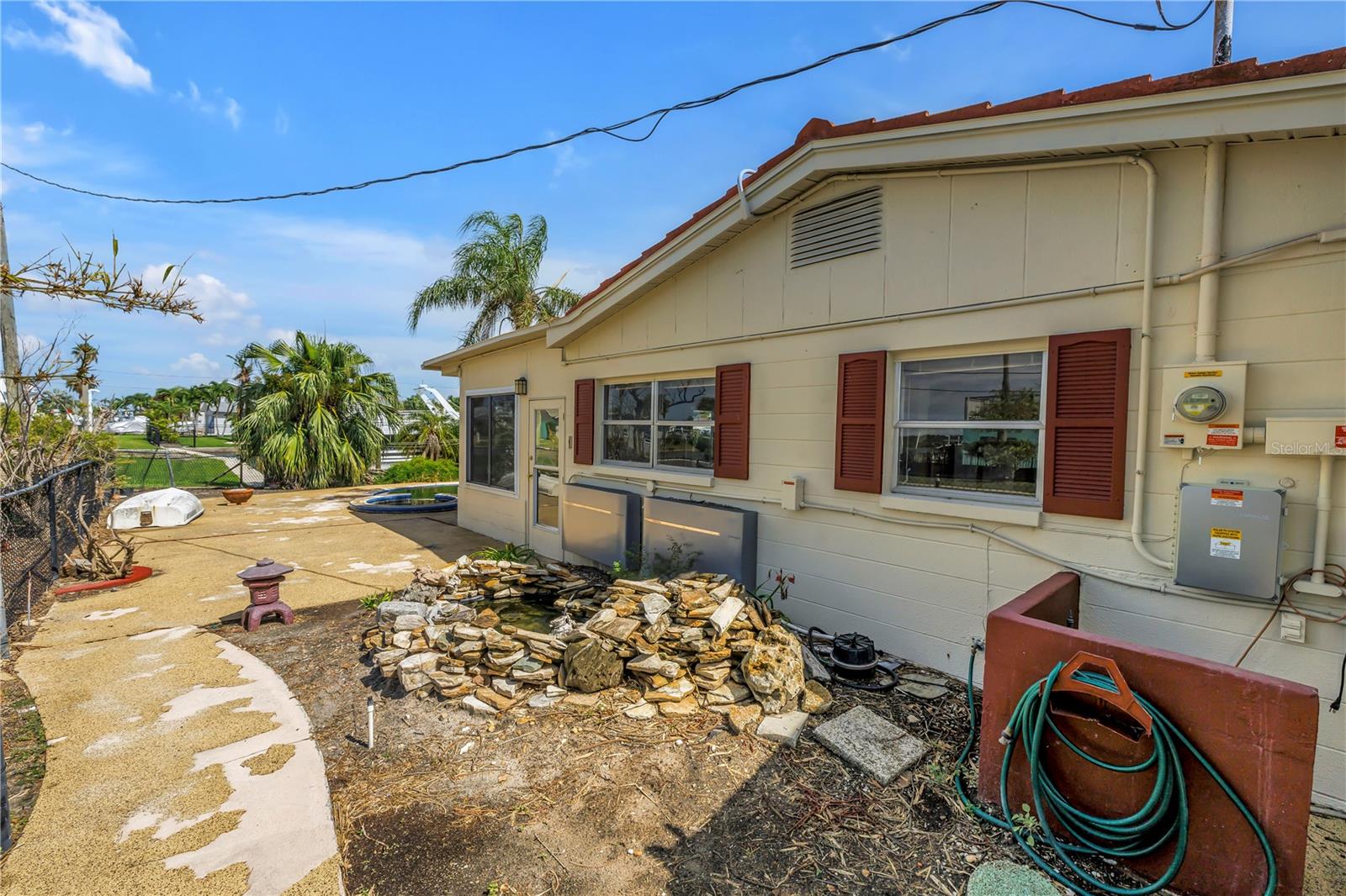 CRYSTAL ISLAND - Residential