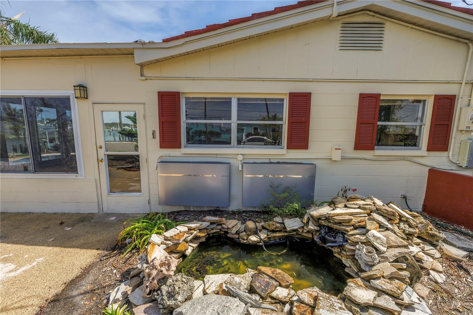 CRYSTAL ISLAND - Residential