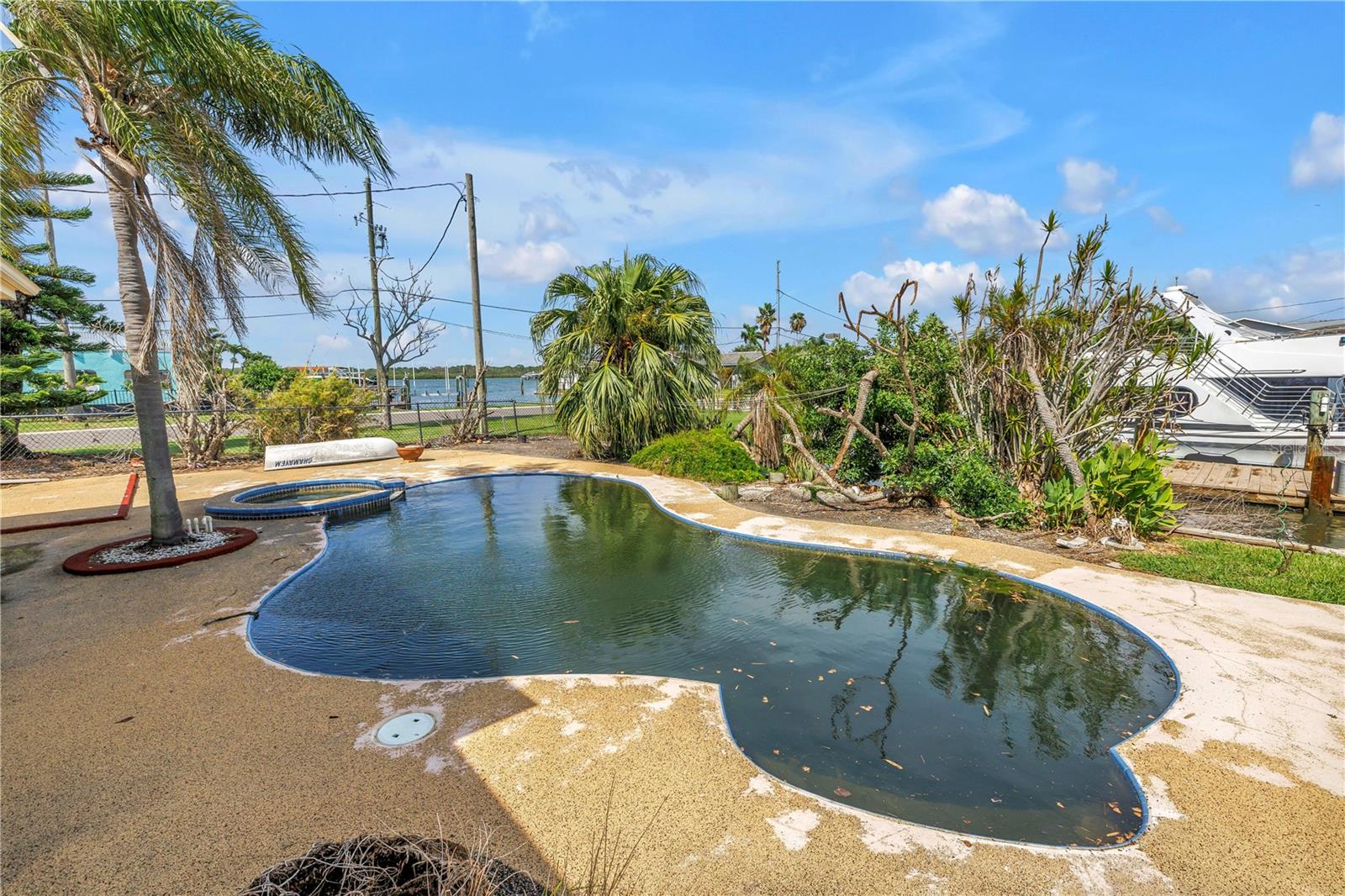 CRYSTAL ISLAND - Residential