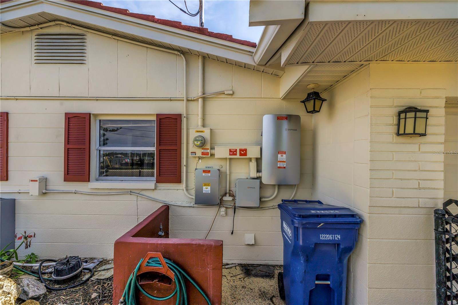 CRYSTAL ISLAND - Residential