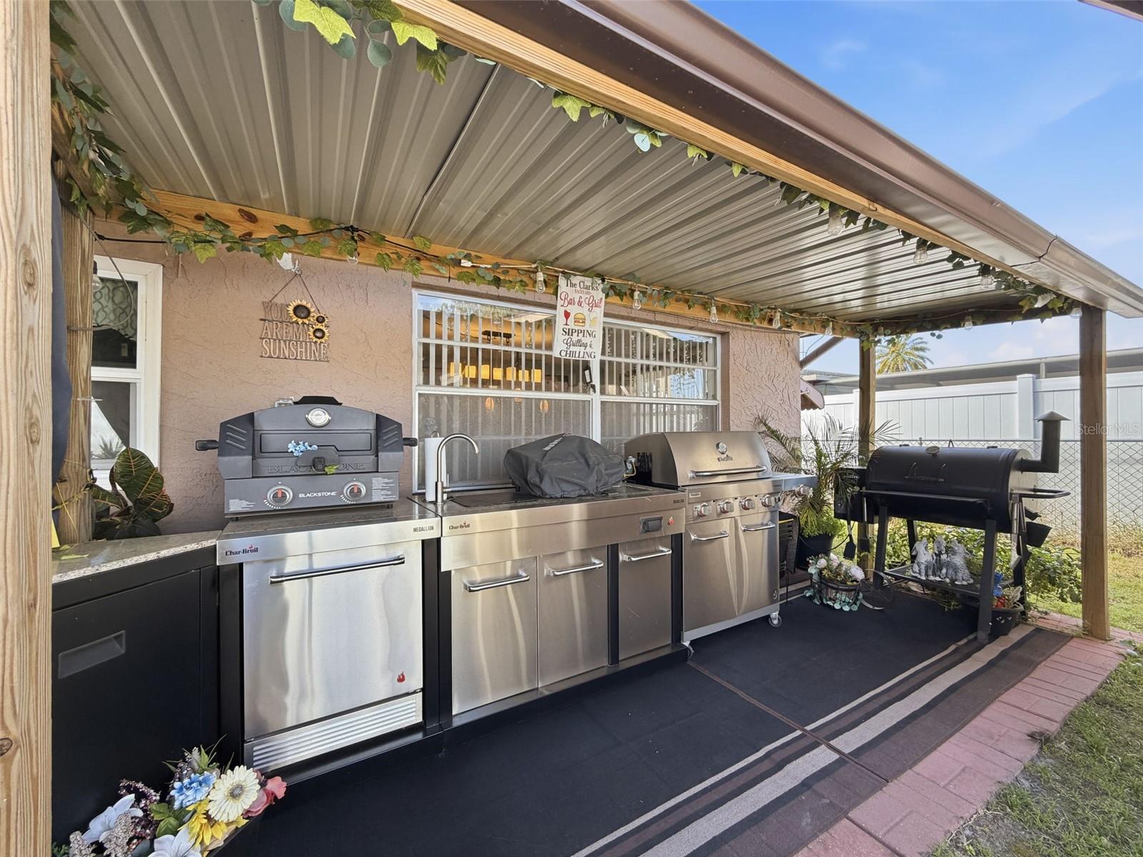 ALOHA GARDENS - Residential