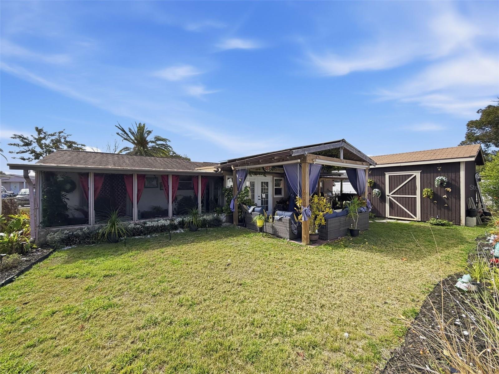 ALOHA GARDENS - Residential