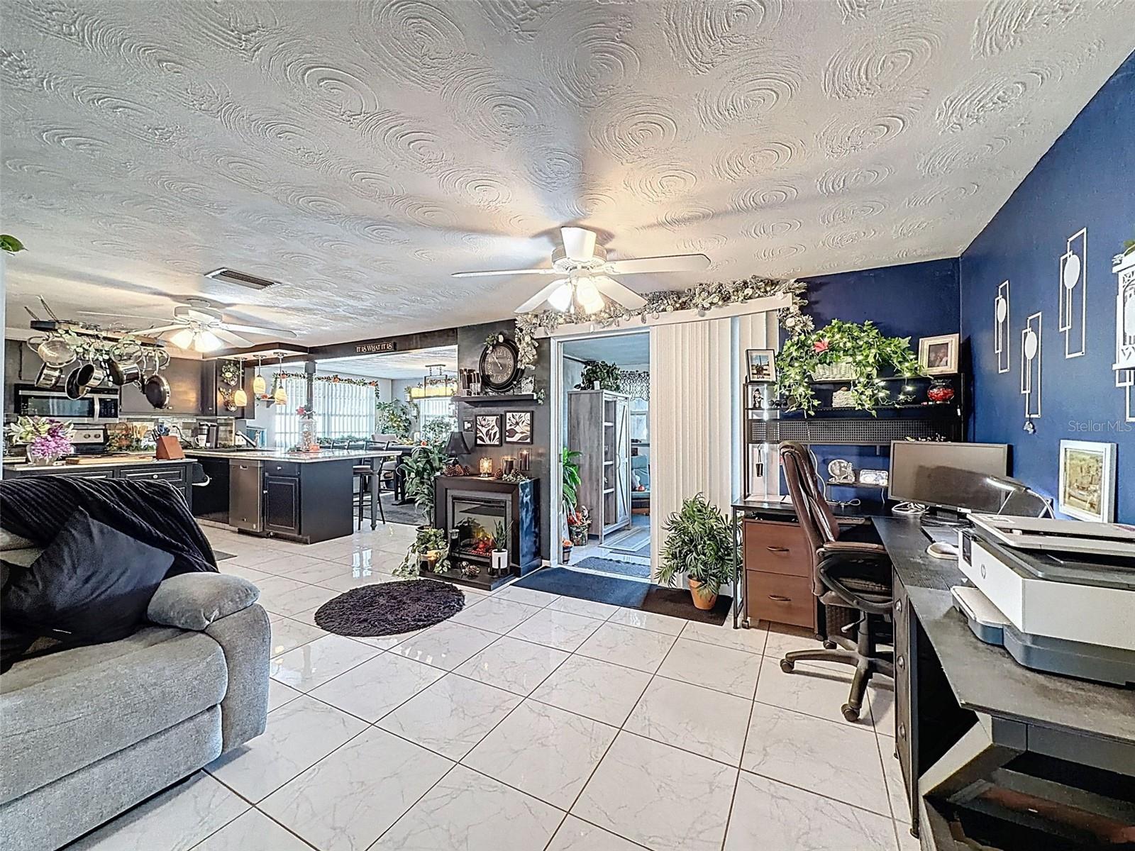 ALOHA GARDENS - Residential