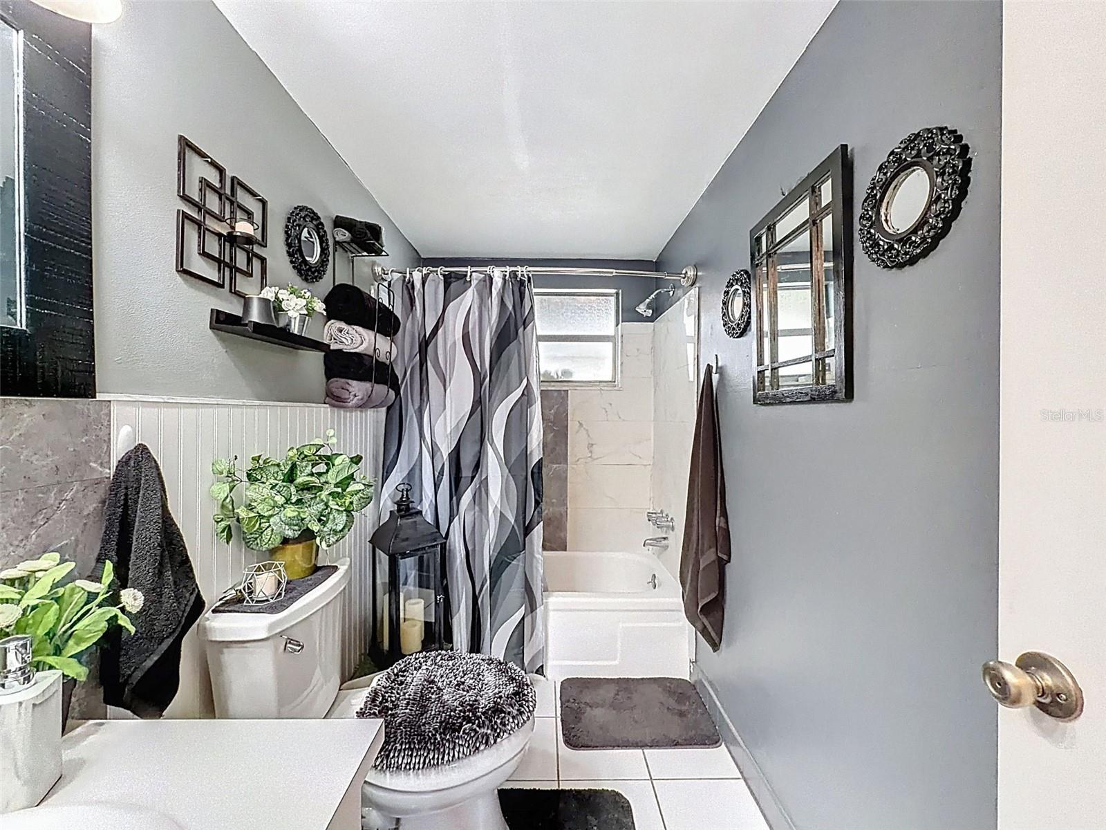 ALOHA GARDENS - Residential