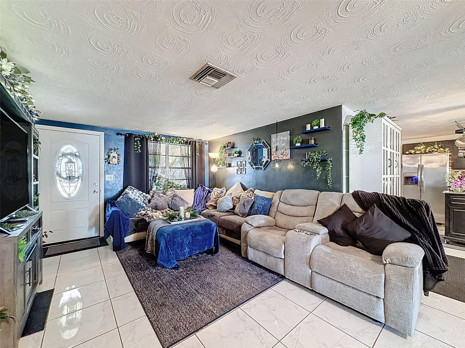 ALOHA GARDENS - Residential