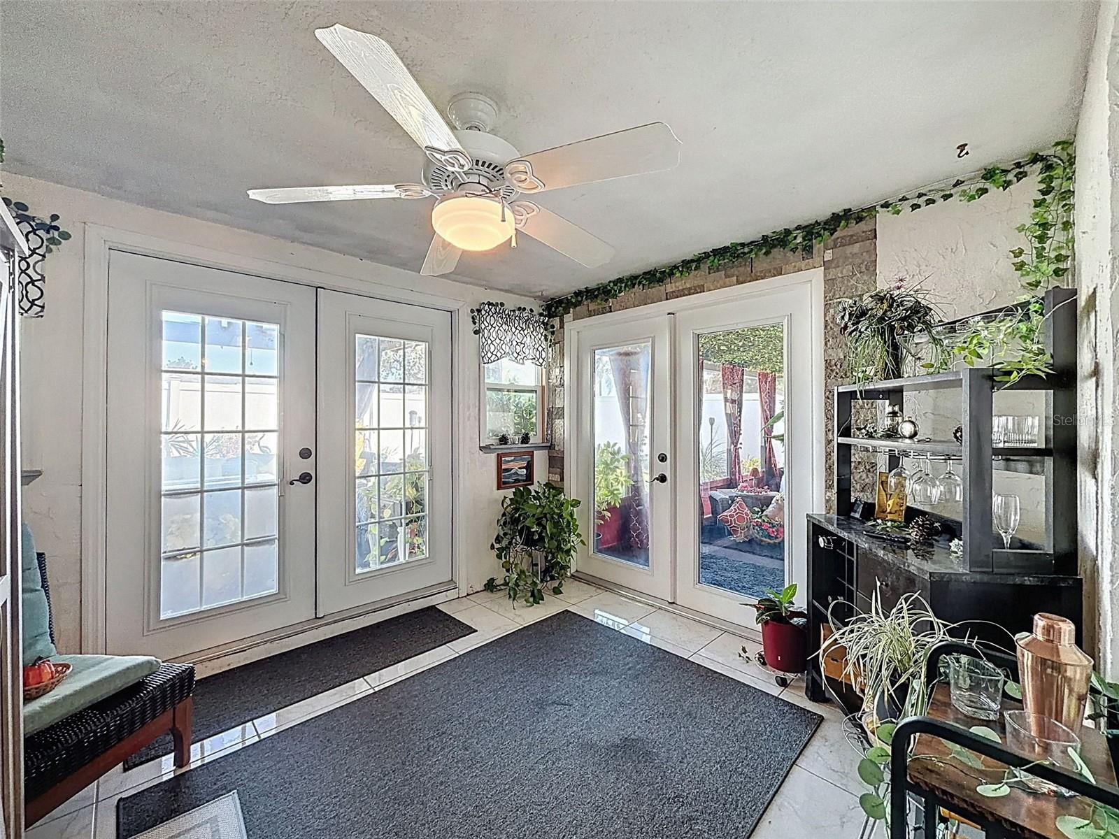 ALOHA GARDENS - Residential