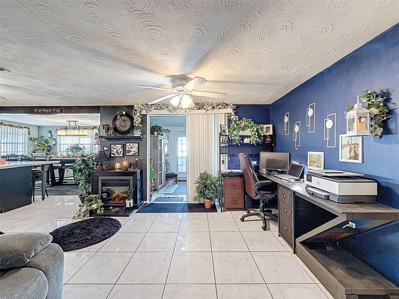 ALOHA GARDENS - Residential