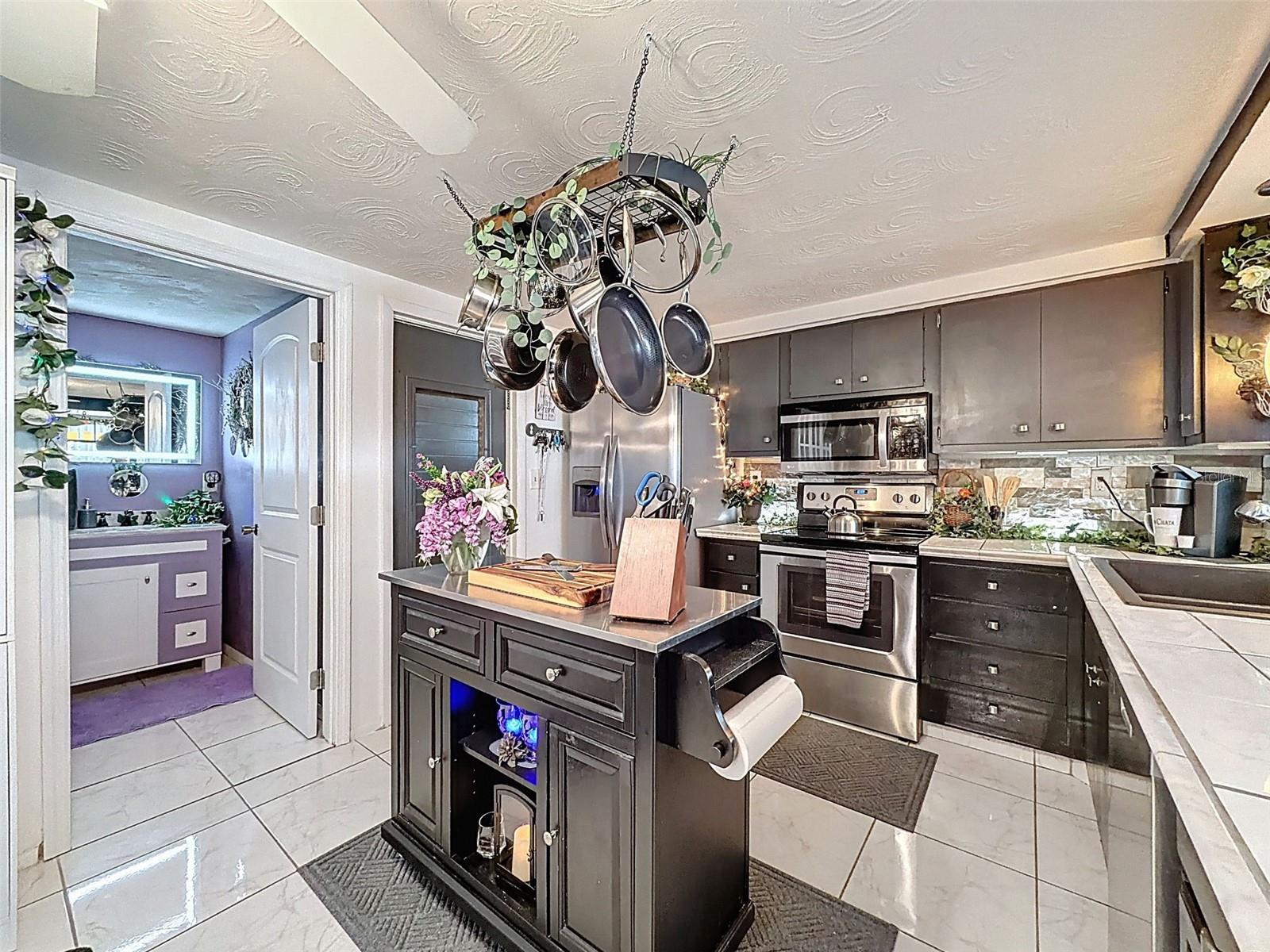 ALOHA GARDENS - Residential