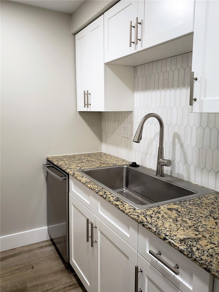 BAYSHORE TRACE CONDO - Residential