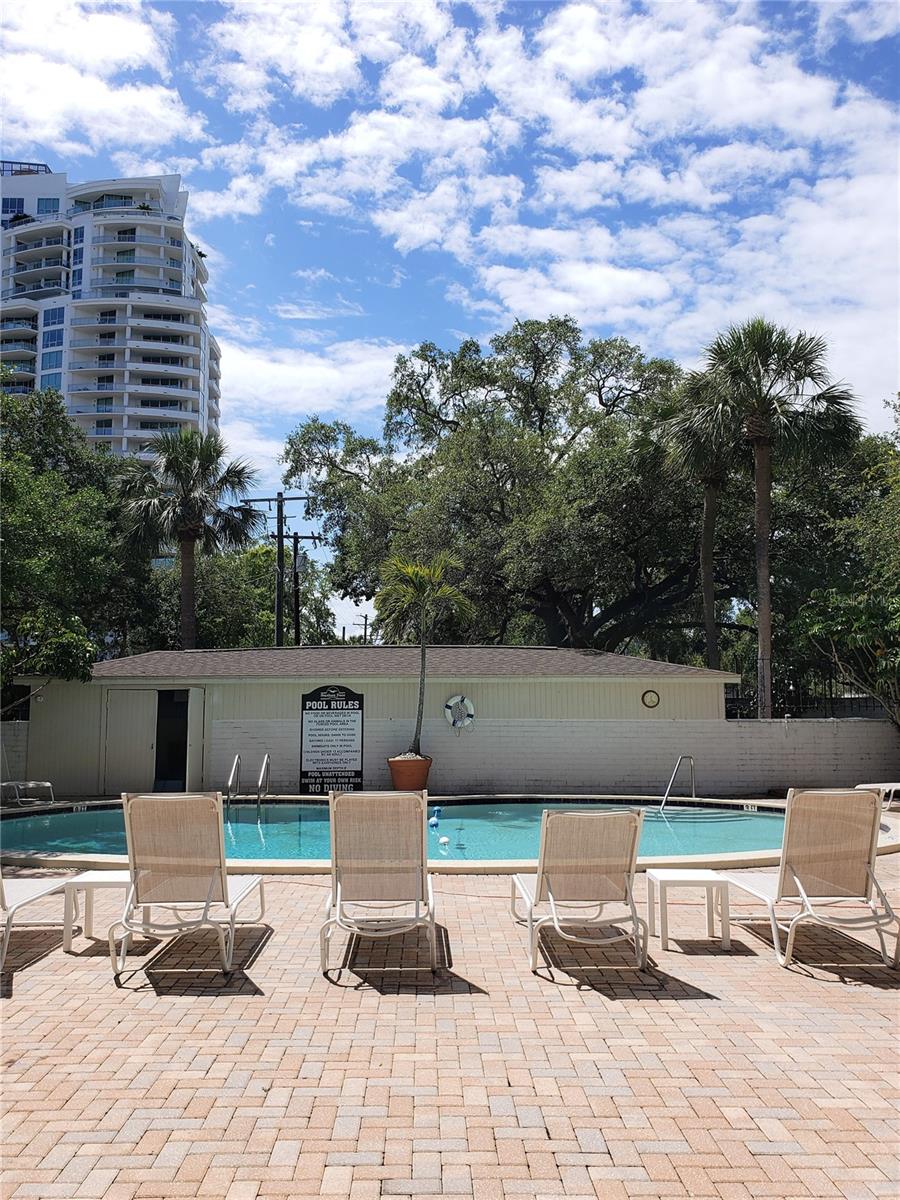 BAYSHORE TRACE CONDO - Residential