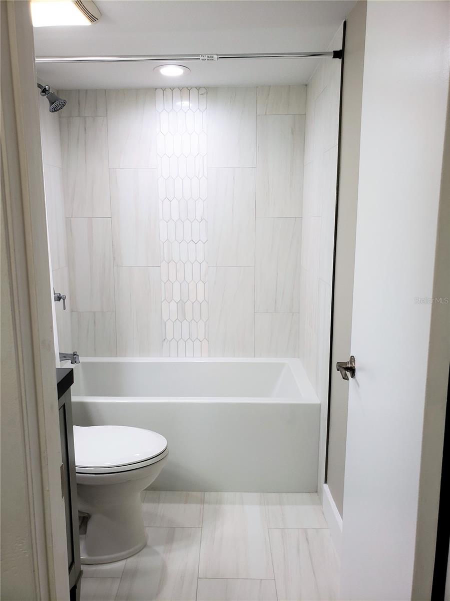 BAYSHORE TRACE CONDO - Residential