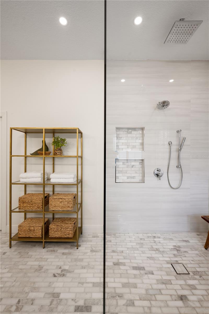 KEENES POINTE - Residential