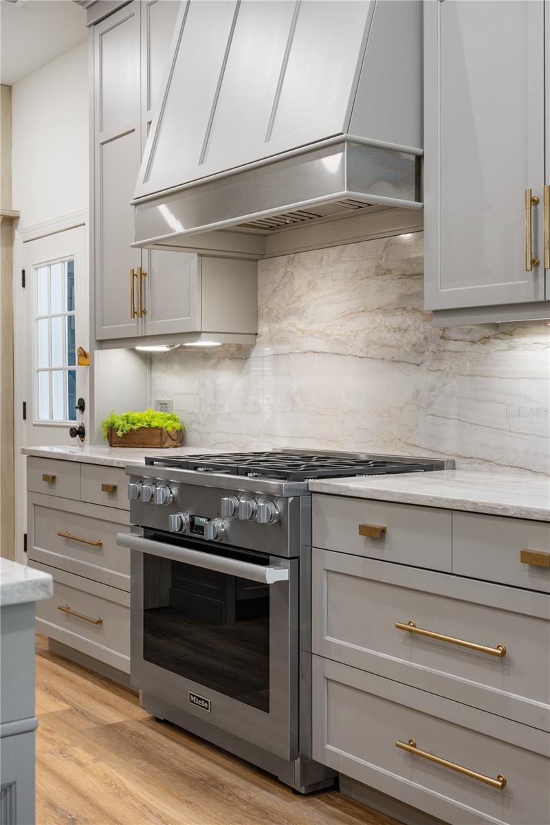 KEENES POINTE - Residential