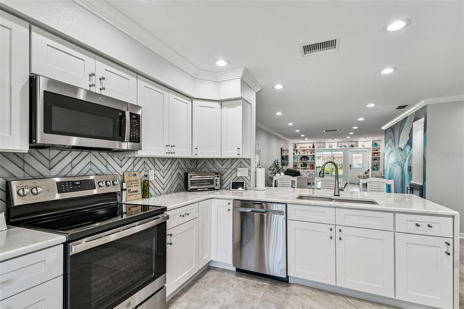 19029 US HIGHWAY 19 N 27A