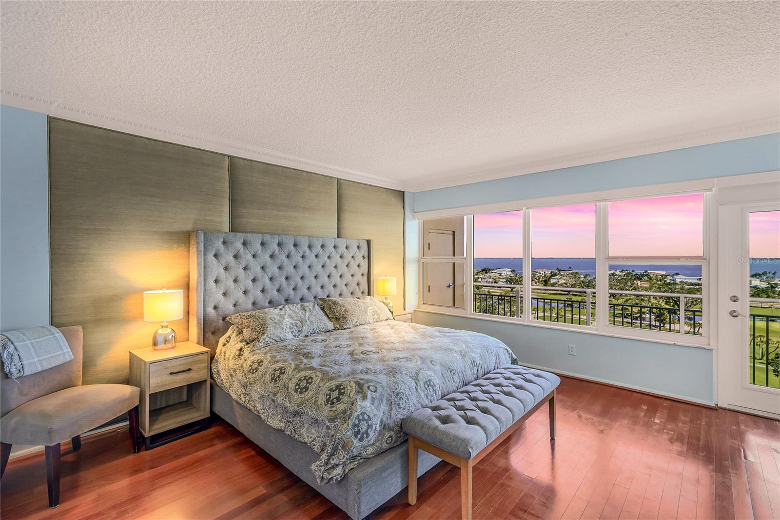 LONGBOAT KEY TOWERS - Residential