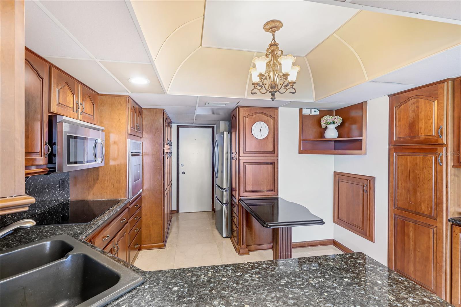 LONGBOAT KEY TOWERS - Residential