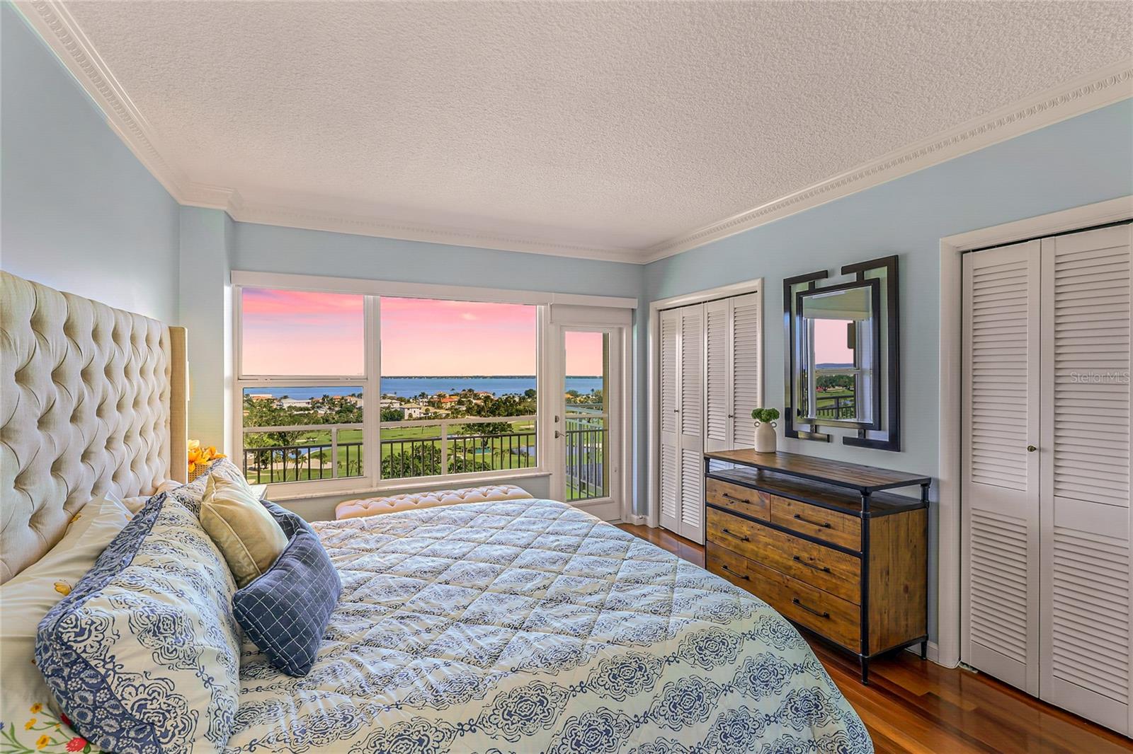 LONGBOAT KEY TOWERS - Residential