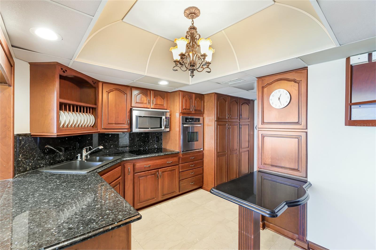 LONGBOAT KEY TOWERS - Residential