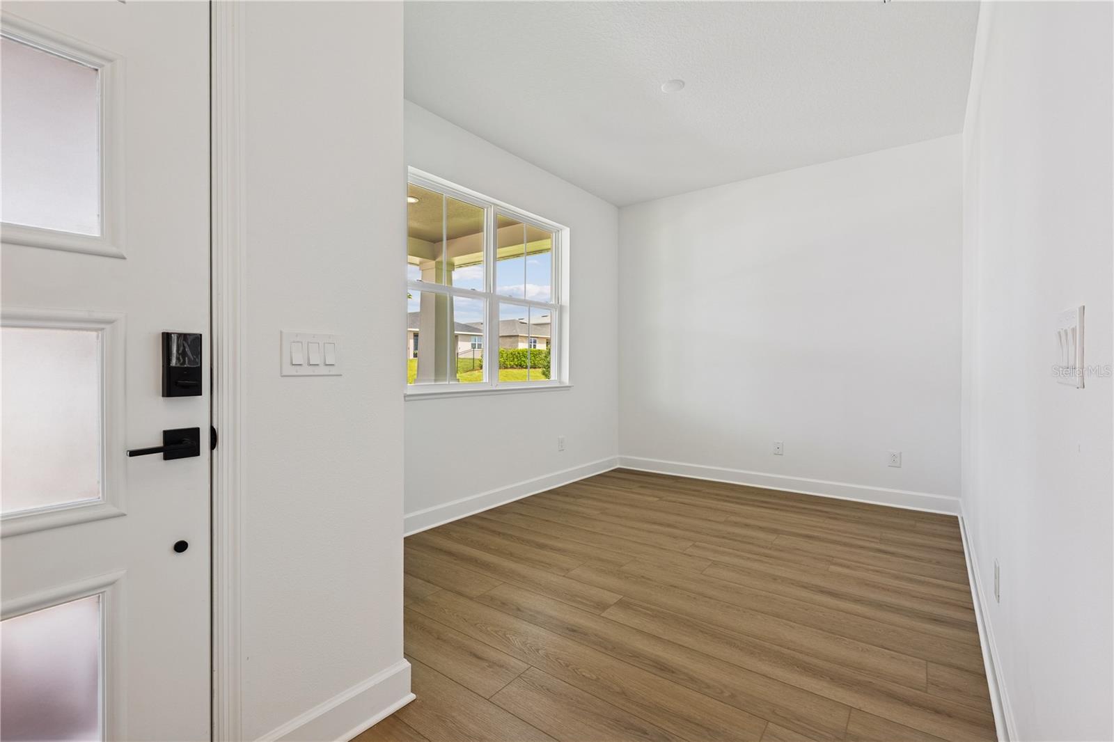 2755 FIDDLE LEAF LOOP