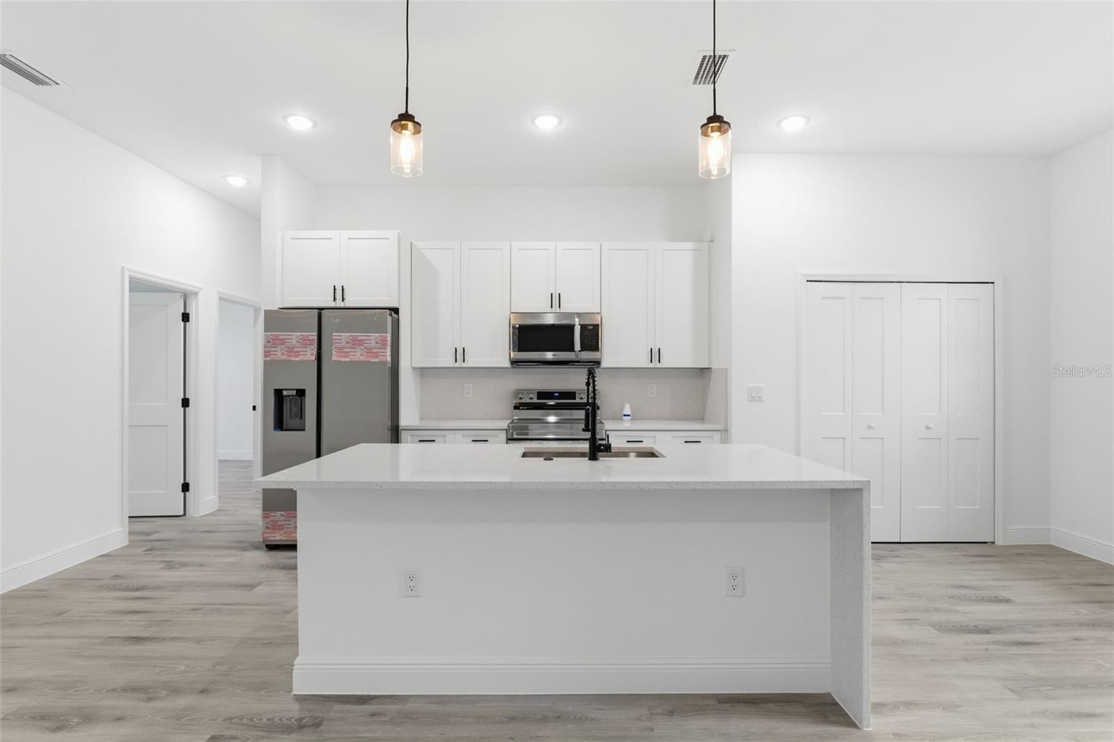 MARION OAKS - Residential