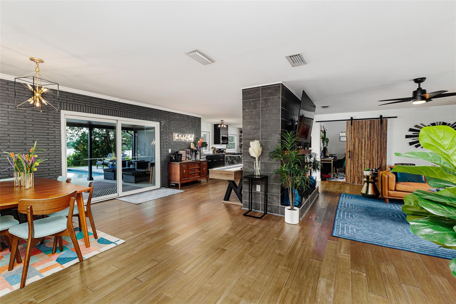 WILLIAMSBURG ESTATES - Residential