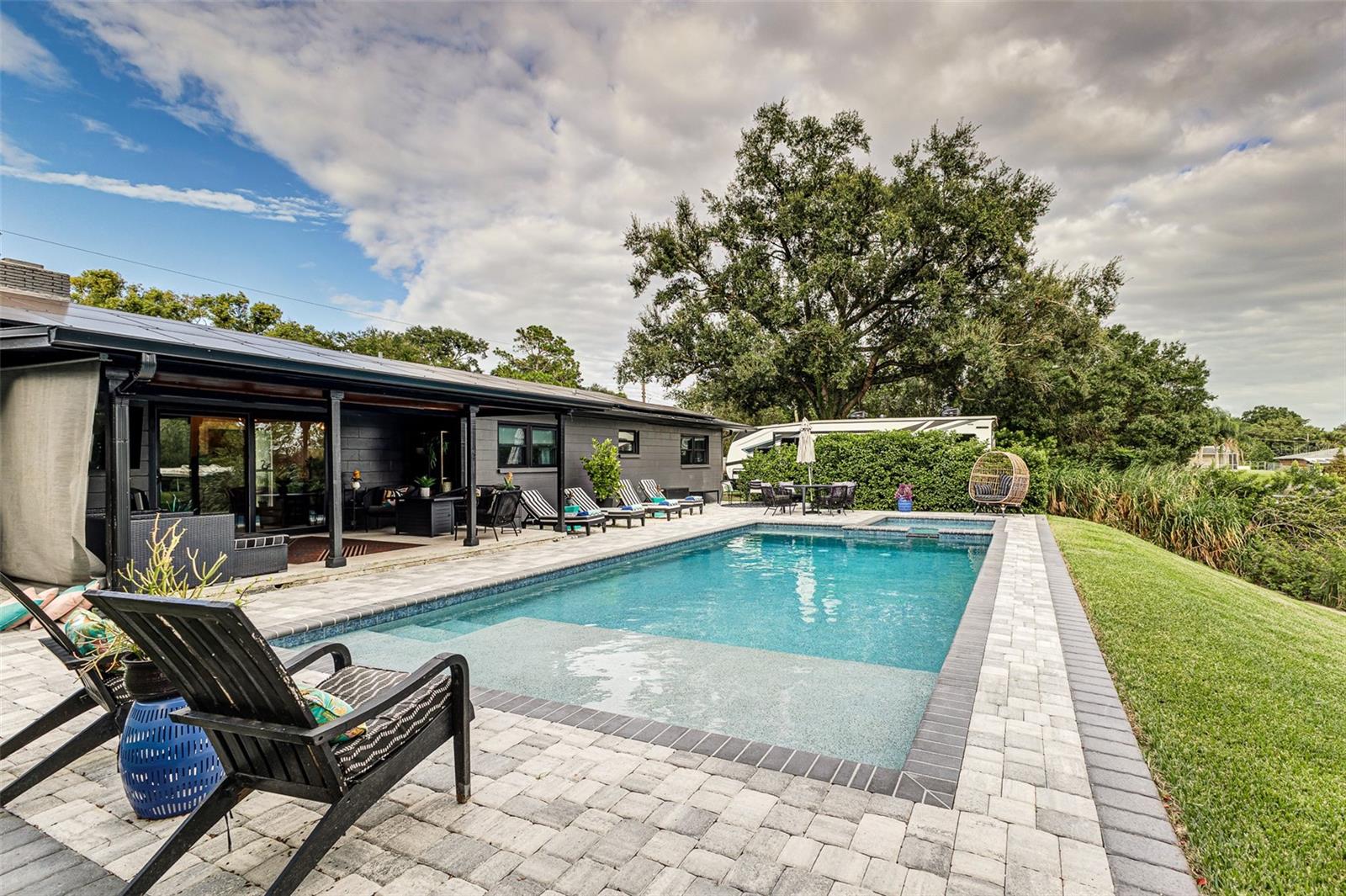 WILLIAMSBURG ESTATES - Residential