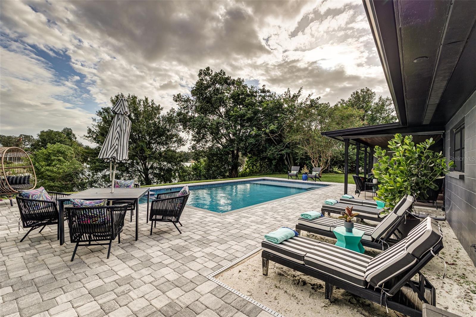WILLIAMSBURG ESTATES - Residential