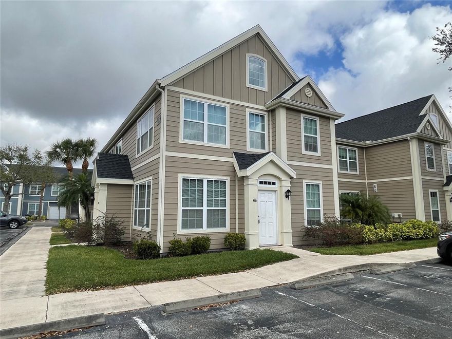 Great, clean GROUND FLOOR unit in the desirable community of Admirals Walk. This unit has 2 bedrooms and 2 bathrooms. Easy access to parking. Admirals Walk is a gated community, close to I-75 and Siesta Key, that features a clubhouse, with community room, pool, fitness center and playground.
