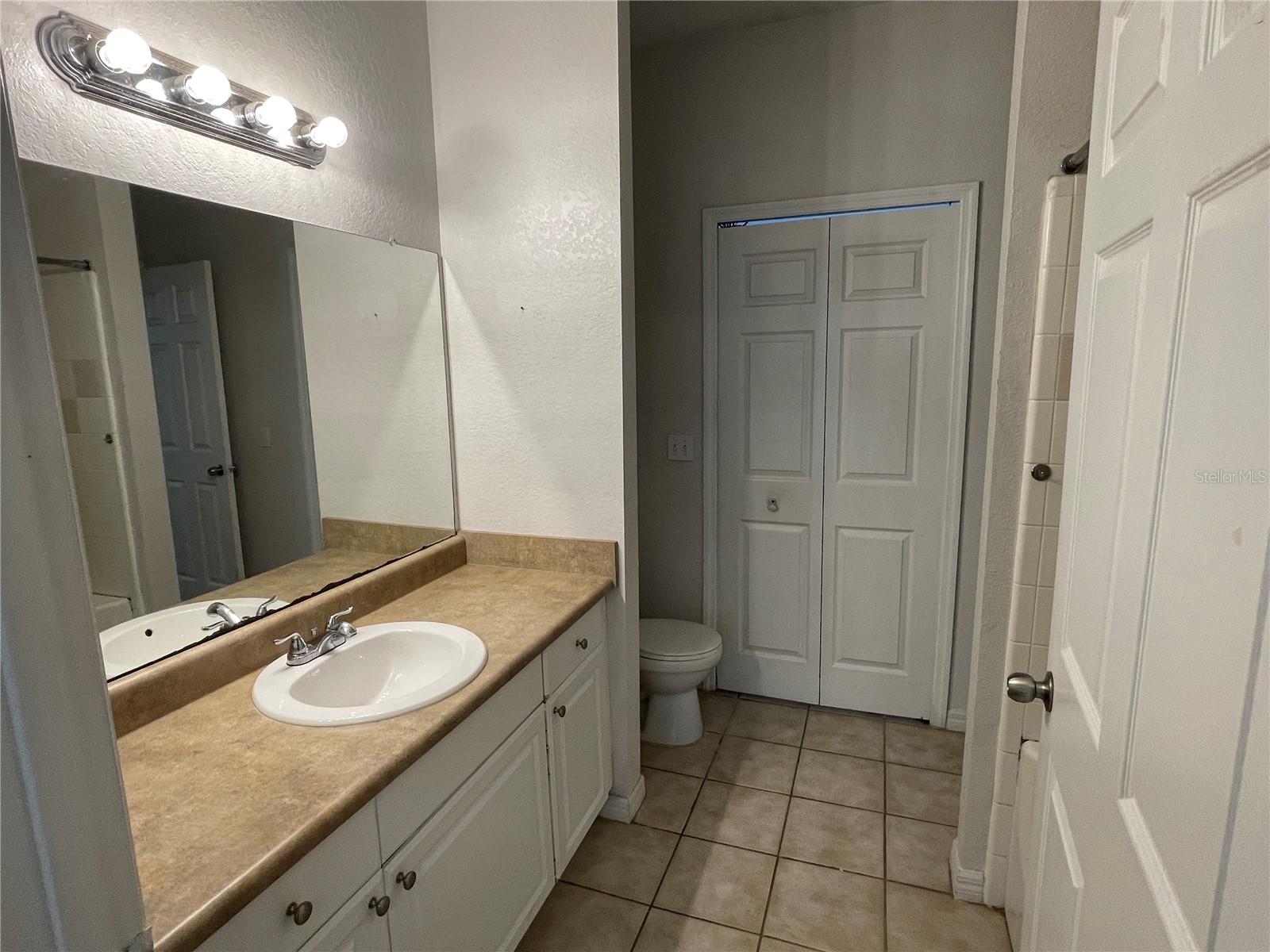 ADMIRALS WALK - Residential Lease