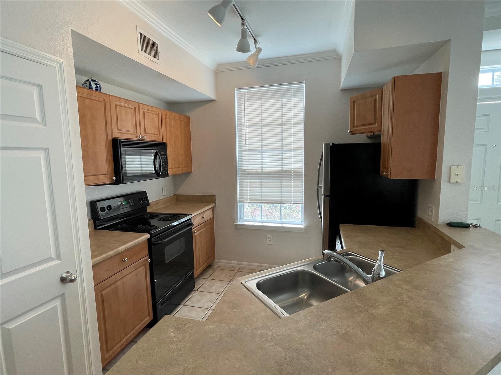 ADMIRALS WALK - Residential Lease