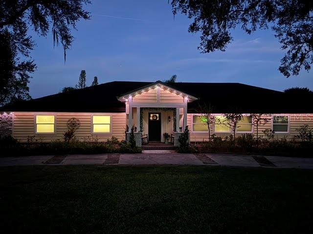 825 E LAKESHORE BOULEVARD