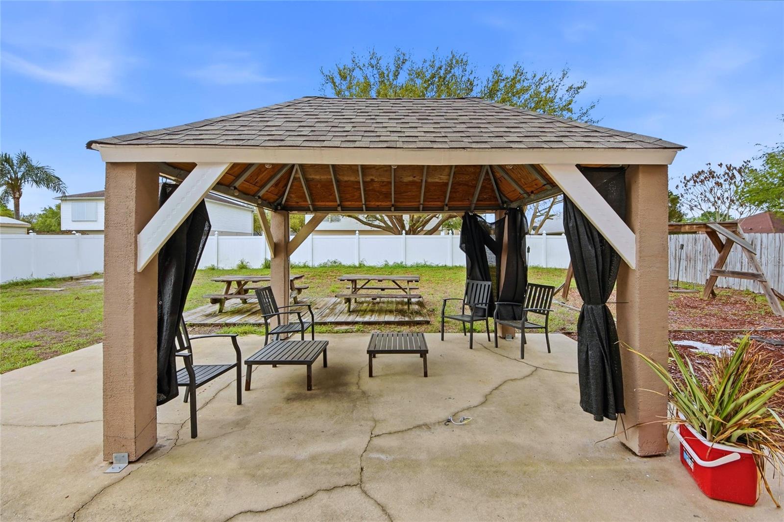 ASHTON PARK - Residential