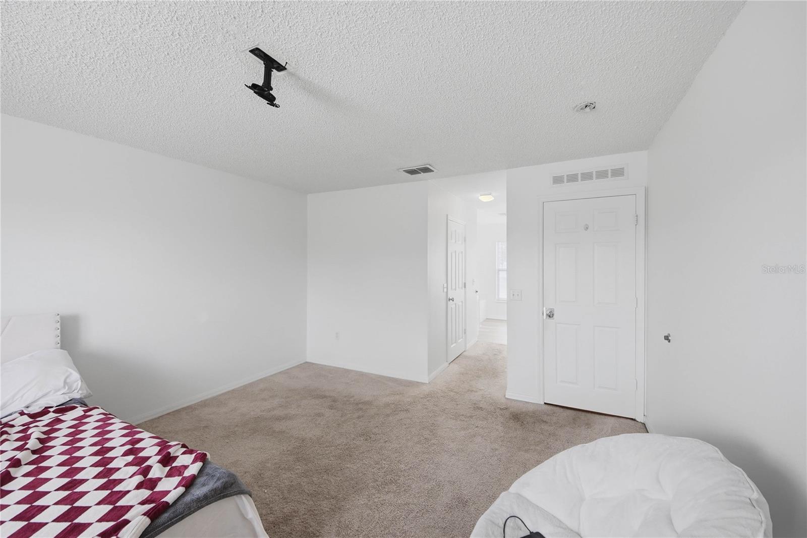 ASHTON PARK - Residential