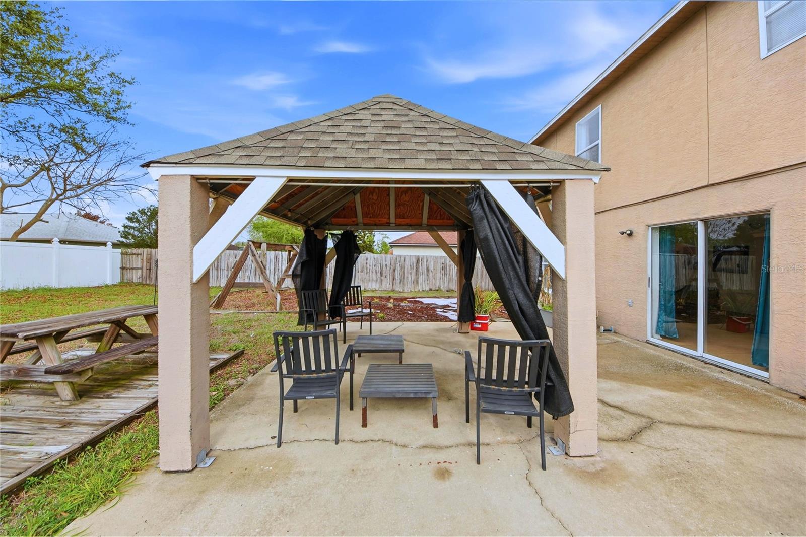 ASHTON PARK - Residential