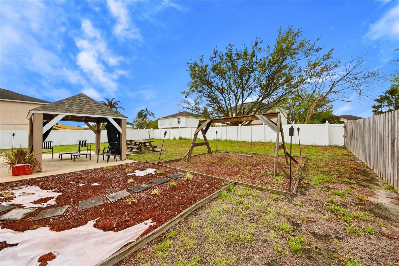 ASHTON PARK - Residential