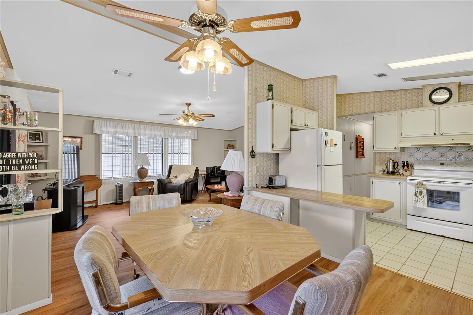LADY LAKE ORANGE BLOSSOM GARDENS UNIT 06 - Residential