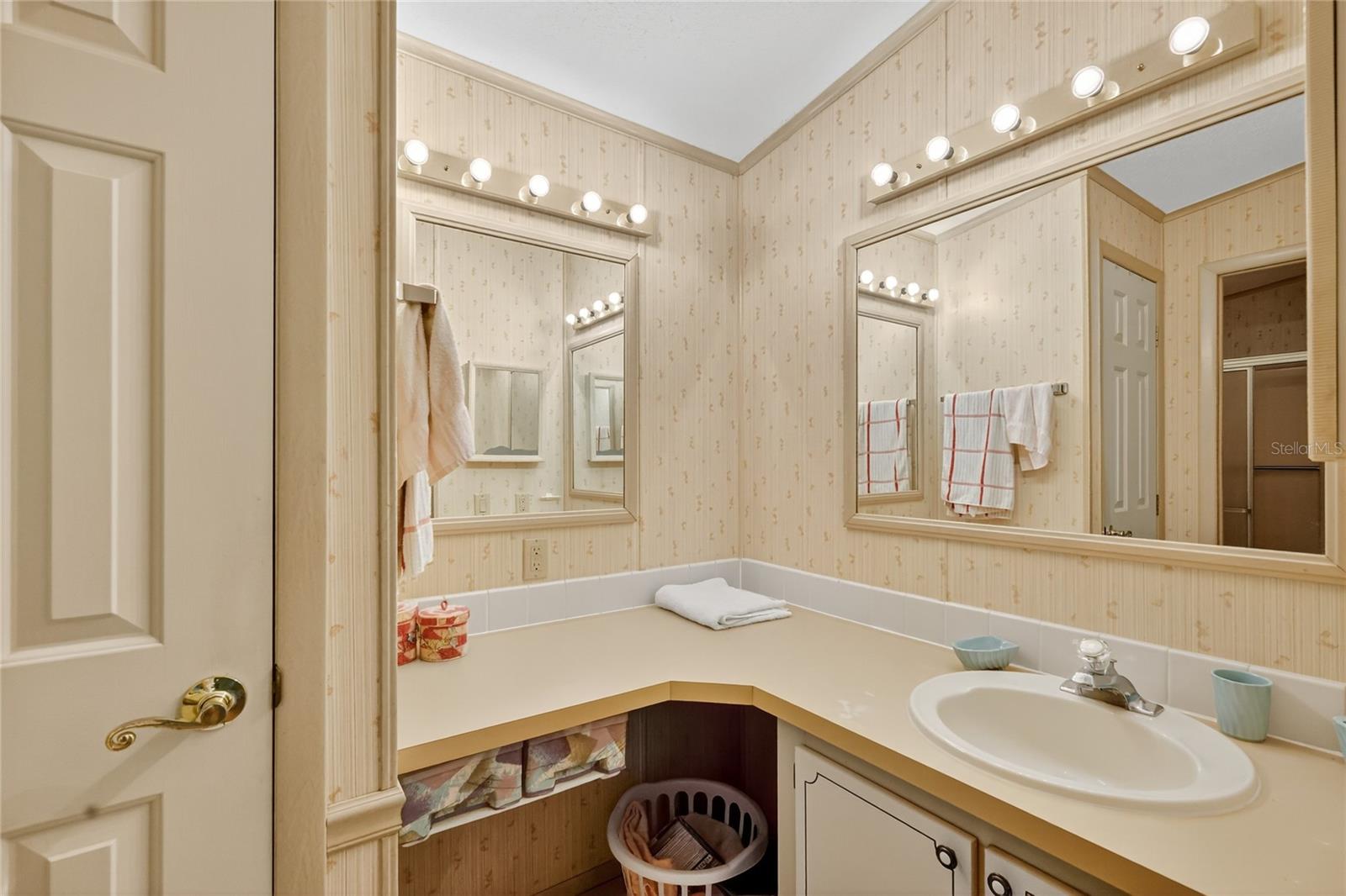 LADY LAKE ORANGE BLOSSOM GARDENS UNIT 06 - Residential