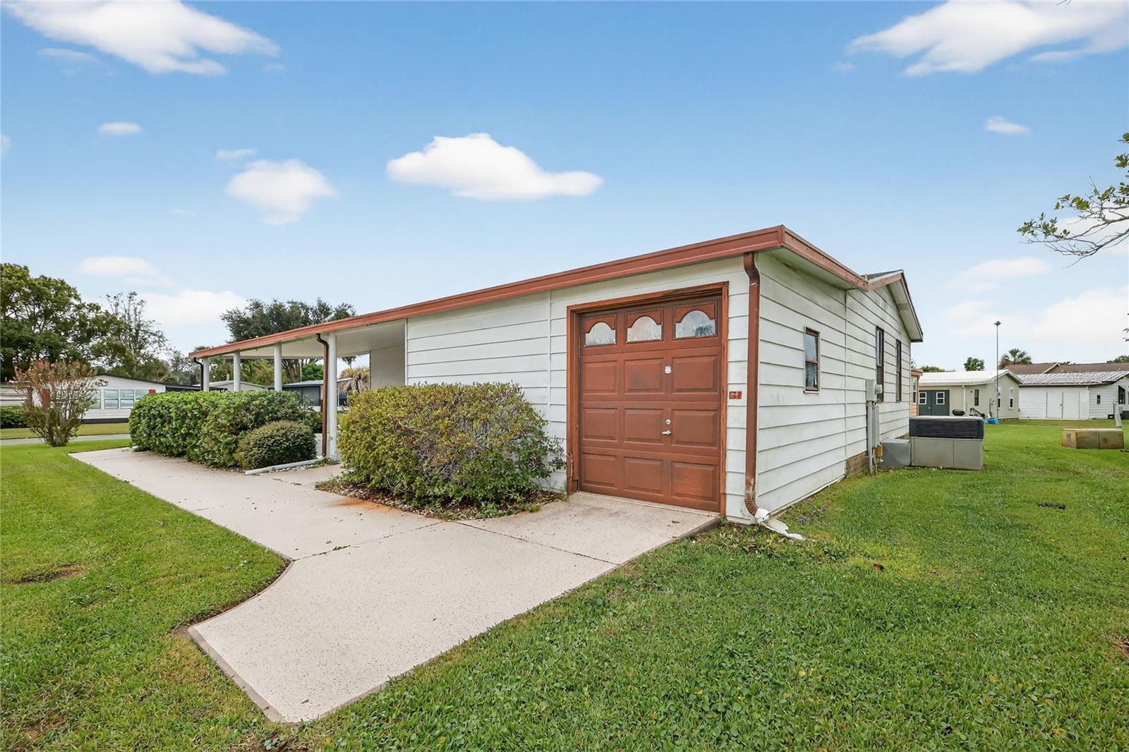 LADY LAKE ORANGE BLOSSOM GARDENS UNIT 06 - Residential
