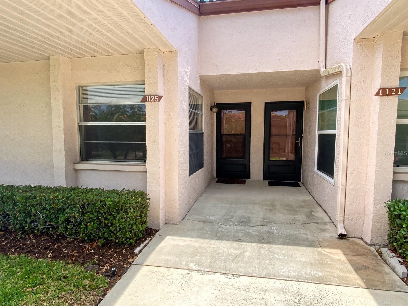 1125 MONTROSE PLACE