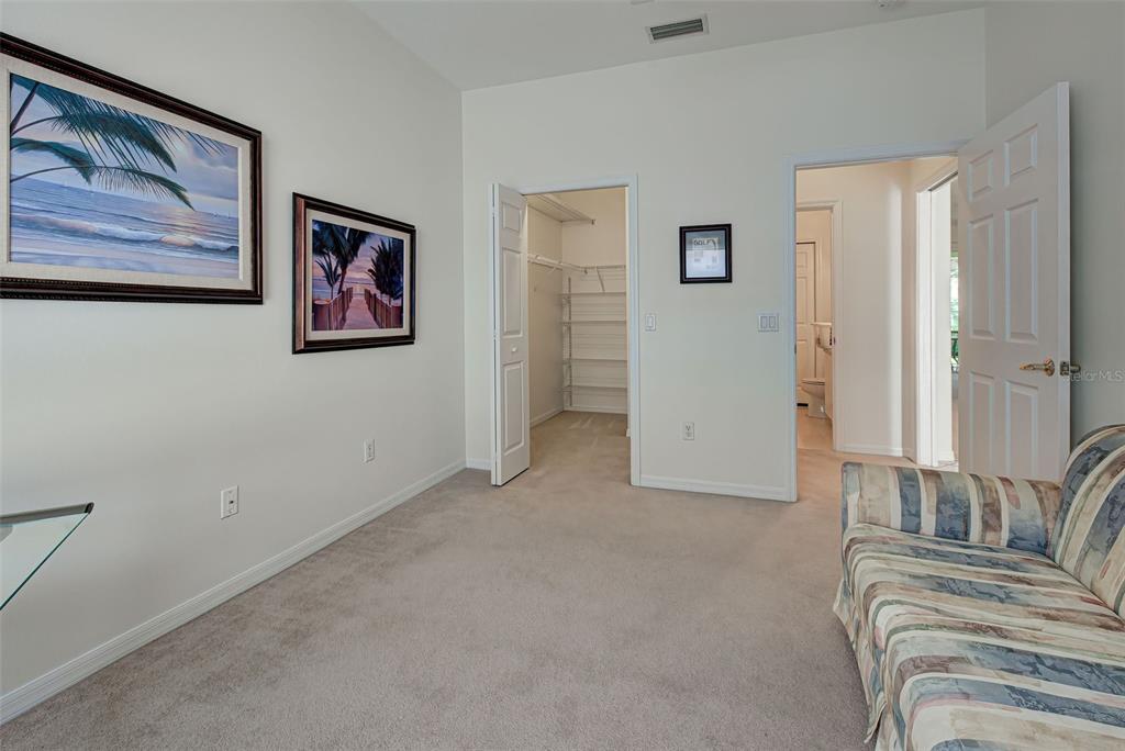 PELICAN POINTE GOLF & COUNTRY CLUB - Residential